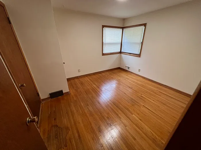 3121 Roosevelt St NE — Photo 8