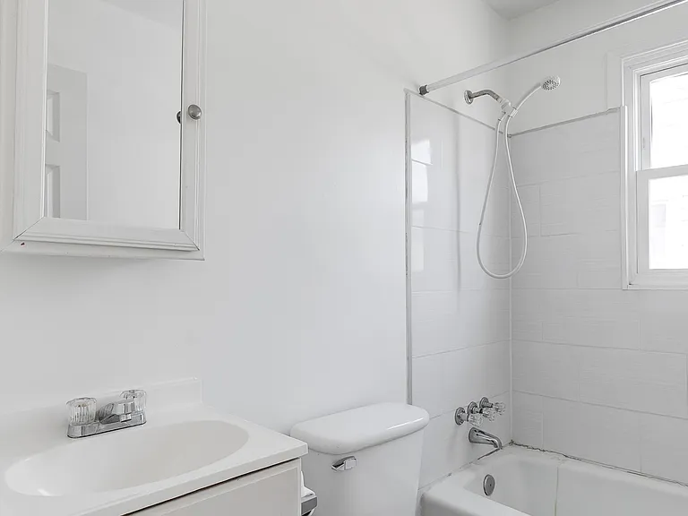 1606 Pollock St #B — Photo 10
