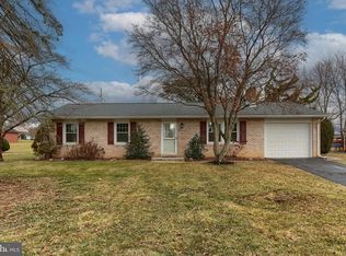 18 Laurel Dr, Mechanicsburg, PA 17055