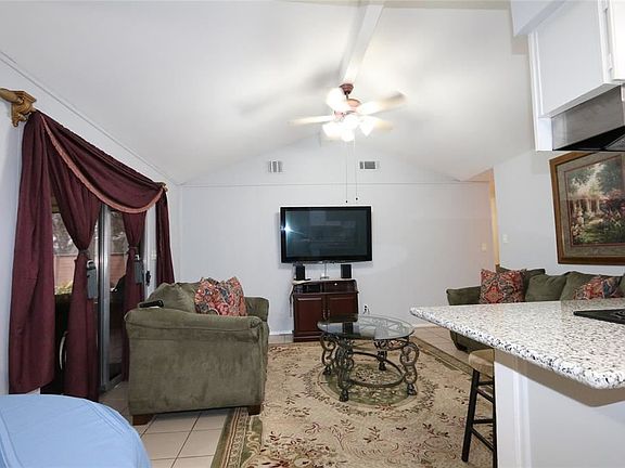3rd image of 11719 Hillcroft St