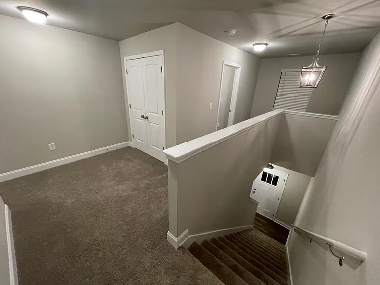 211 Rosewood Cir #211 — Photo 3