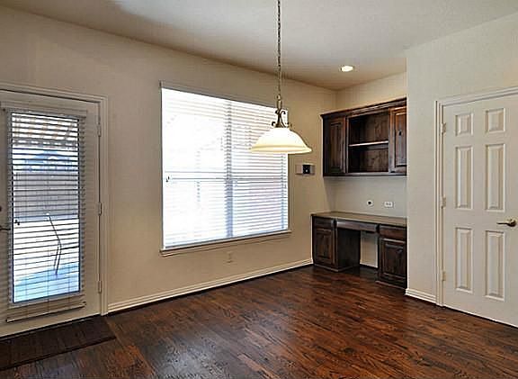 5th image of 2608 Leisure Ln