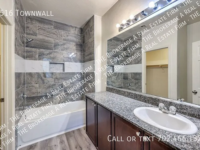 4516 Townwall — Photo 18