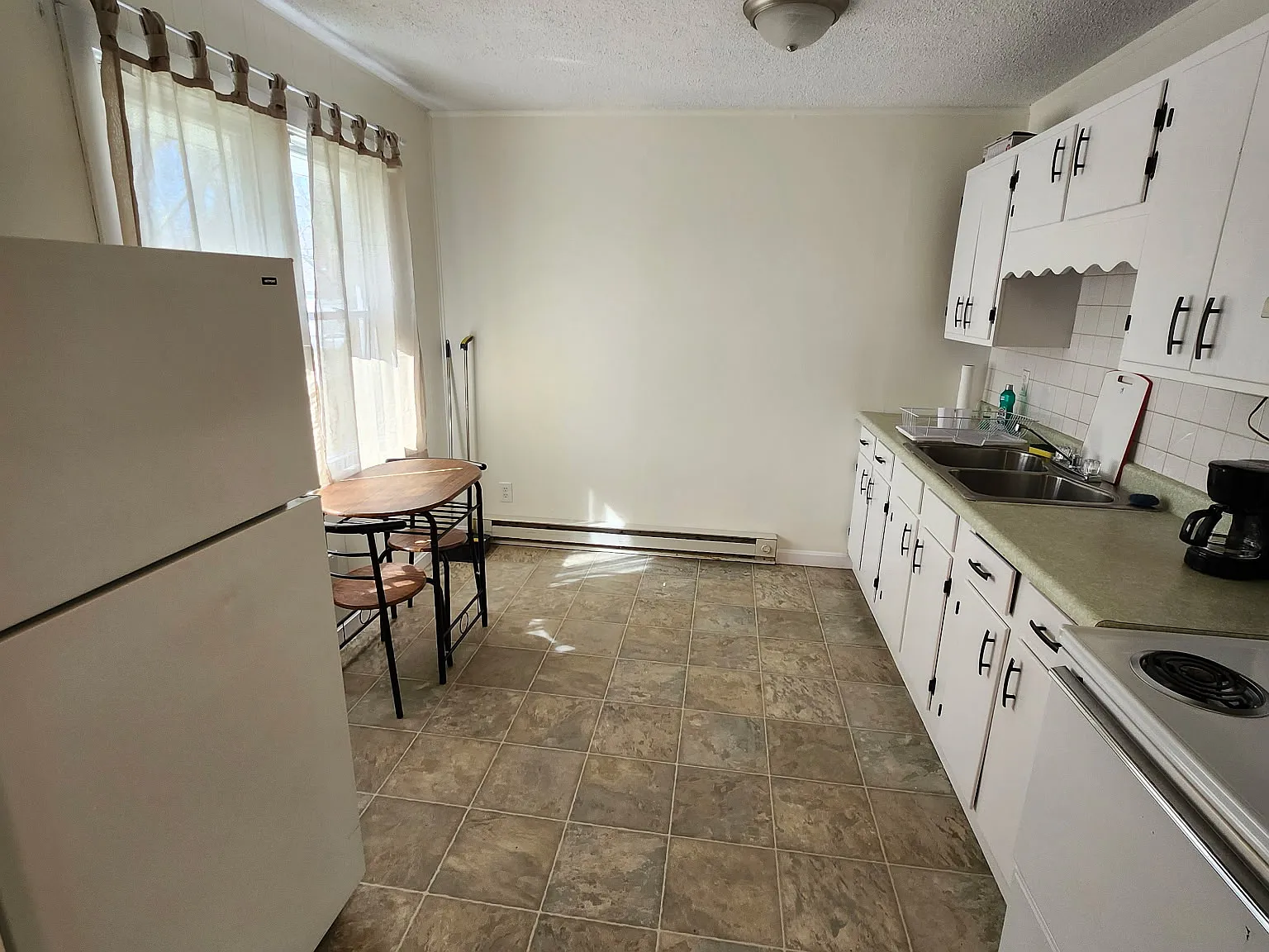 2 bed, $760 — Photo 2