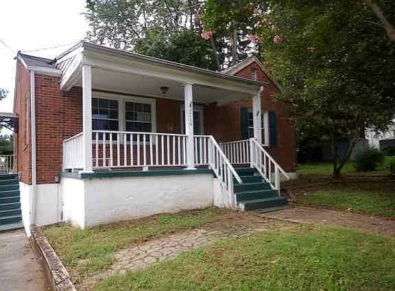 2nd image of 2716 Fairfield Dr NE