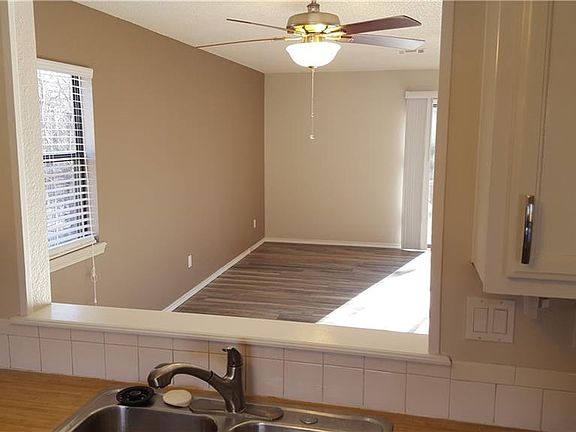4th image of 6 Yates Dr