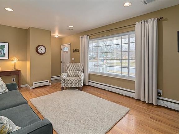 2nd image of 704 Patricia Ave