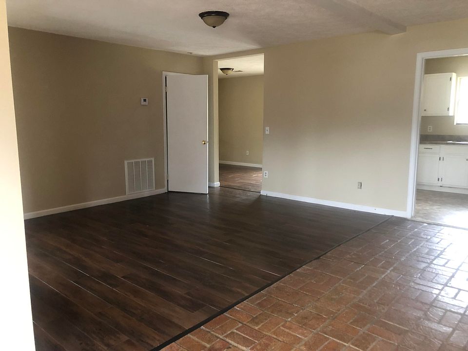 2nd image of 166 Hillcrest Cir