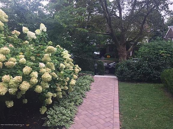 5th image of 50 Fort Hill Cir