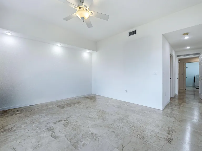 1640 Presidential Way #501 — Photo 20