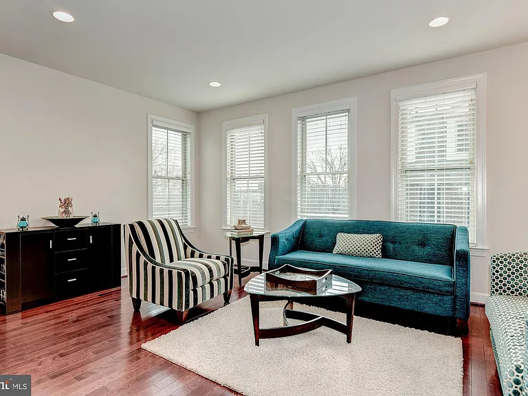 3309 Kemper Rd — Photo 12