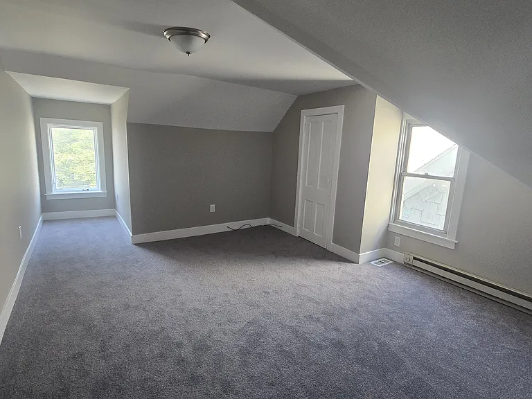 292 Washington St — Photo 11