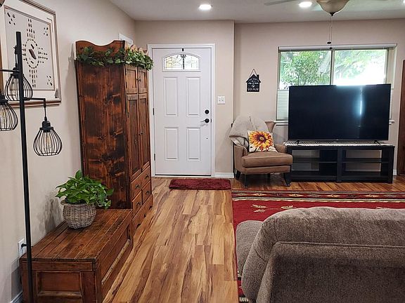 5th image of 2207 Mills Dr