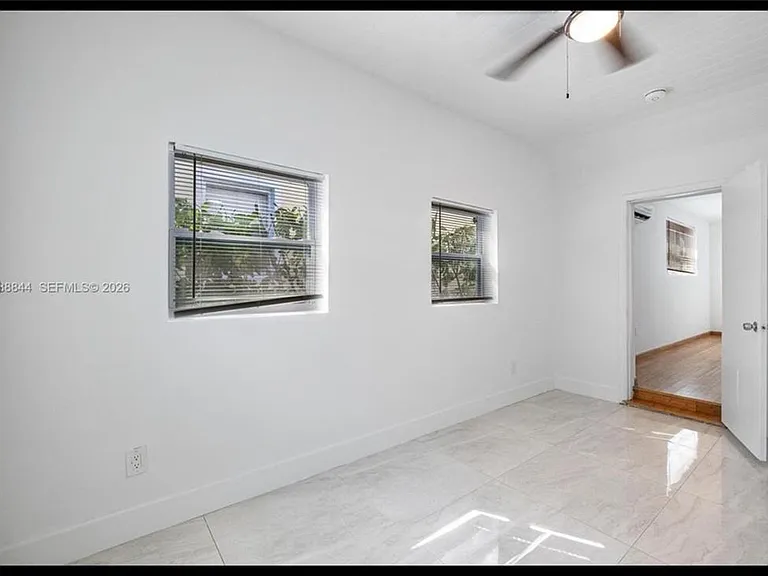 529 NW 42nd St — Photo 30