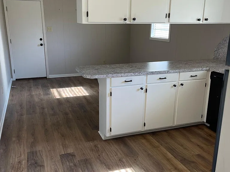 2408 Arcadia Dr — Photo 9