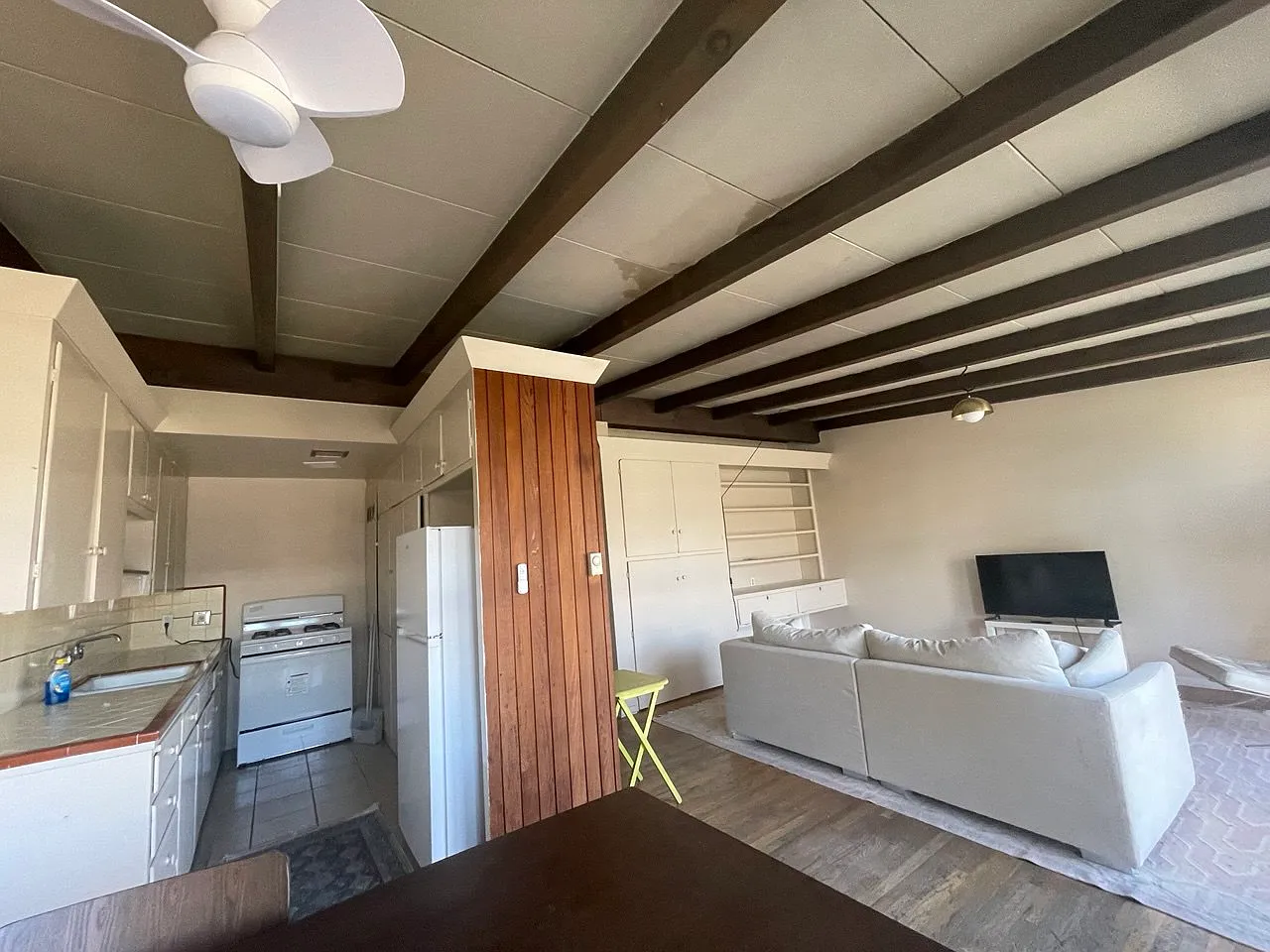 253 S Allen Ave — Photo 4
