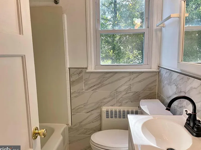42 Lee St — Photo 4