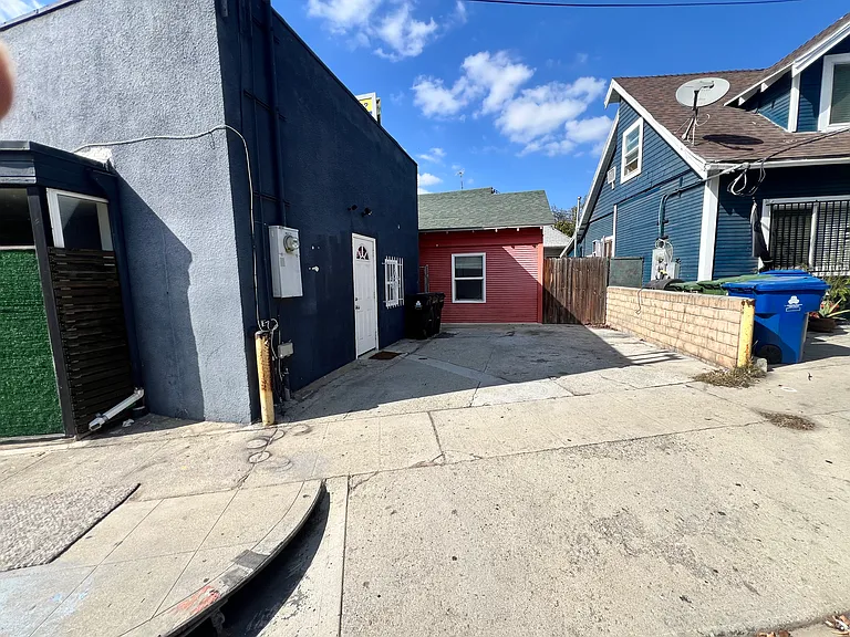 1245 W 2nd St — Photo 17