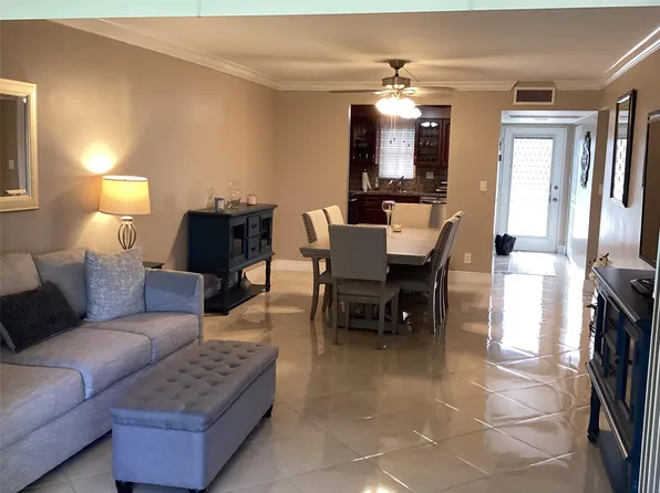 9233 SW 8th Street #209, Boca Raton, FL 33428