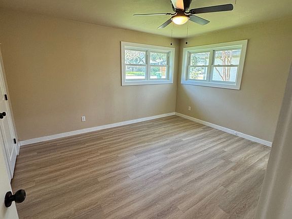 5th image of 5916 Walla Ave