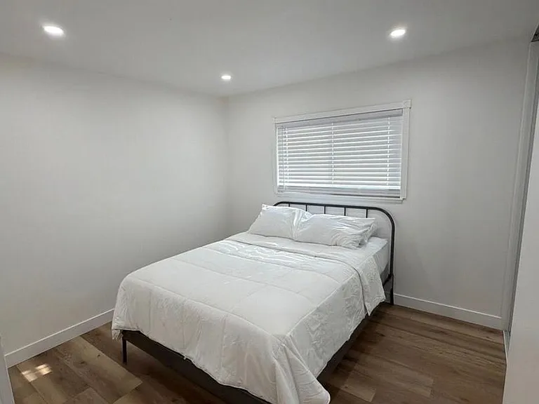 2509 E Canterbury Trl — Photo 8