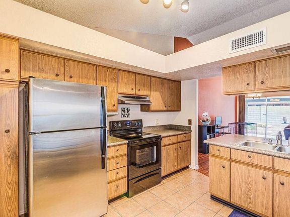 5th image of 4402 W Topeka Dr