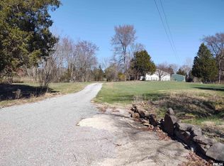 392 Cedar Grove Rd, Simpson, IL 62985