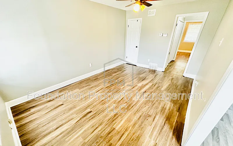 2 bed, 1.0 bath, 817 sqft, $800 — Photo 4