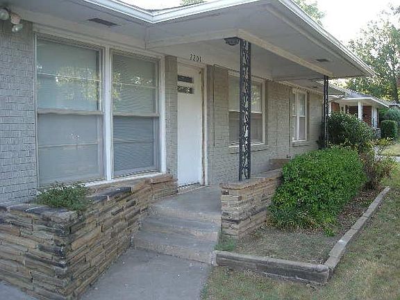 2nd image of 2201 Carlton Way