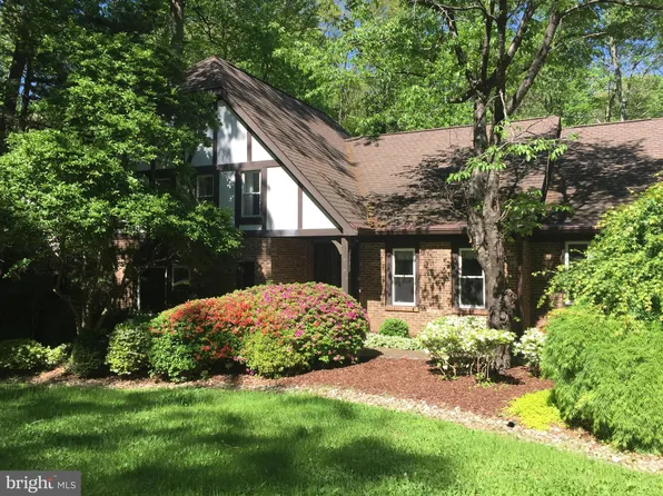 6919 Winners Cir, Fairfax Station, VA 22039