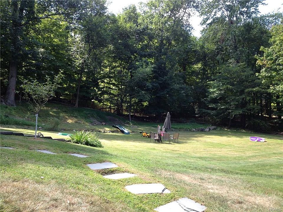 2nd image of 15 Schuyler Rd