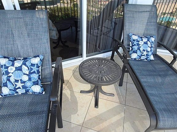3rd image of 17375 Collins Ave #1007