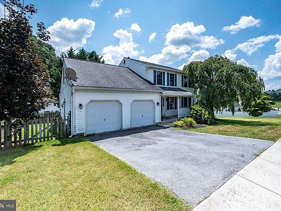 2nd image of 114 Eagles Ln