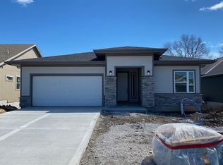 20683 Skyview Ln, Spring Hill, KS 66083