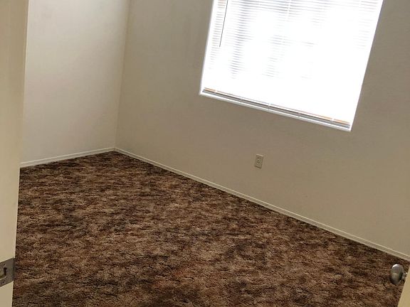 4th image of 813 Rosana Pl