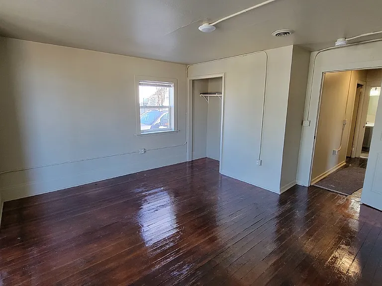 2327 4th St — Photo 19