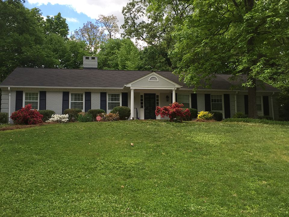 1st image of 219 Mistletoe Dr