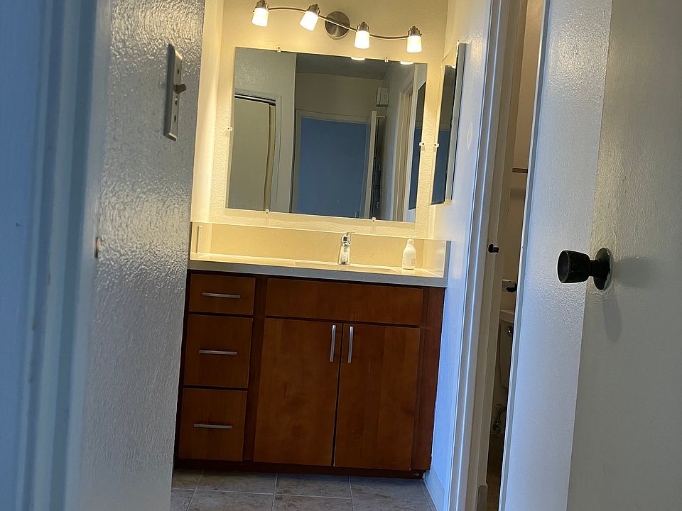 2nd image of 55 S Kukui St APT D2706