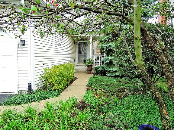 2nd image of 113 Tanglewood Dr #113