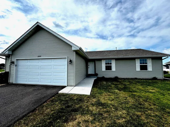 209 Autumnwood Ln, Davis Junction, IL 61020