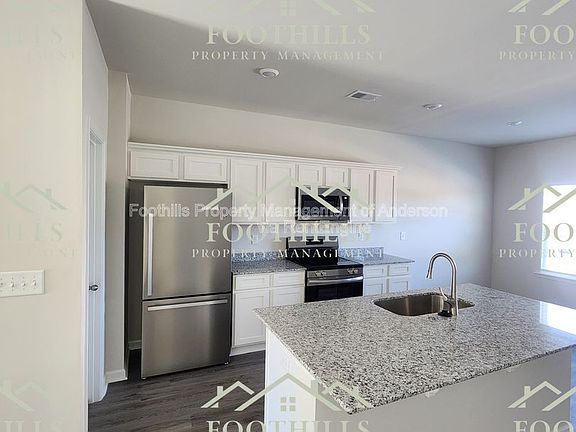 5th image of 226 Islay Way