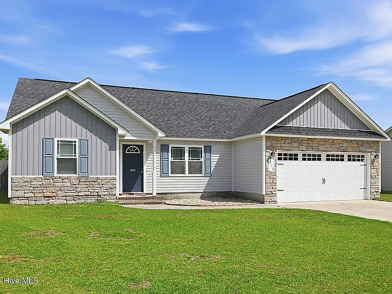 210 Brice Ct — Photo 2