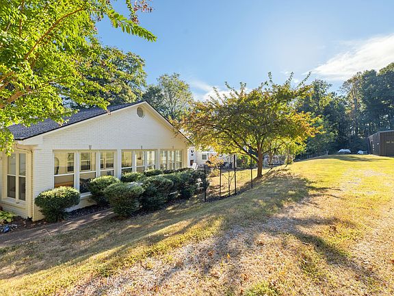 4th image of 1395 Roy Sellers Rd