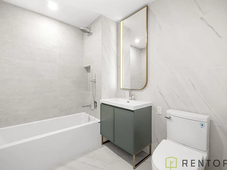 960 Franklin Ave #256 — Photo 5
