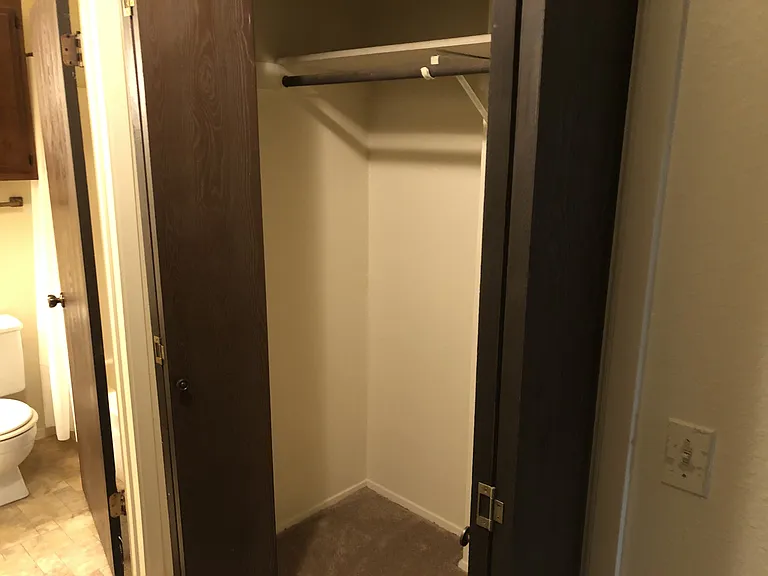 914 W Meadowmere Ln — Photo 23
