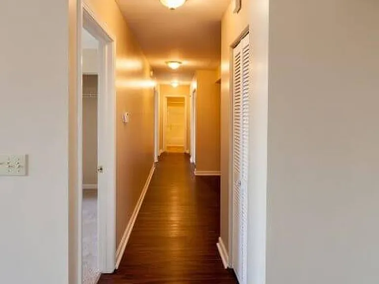 Fox Brook Apartments — Photo 37