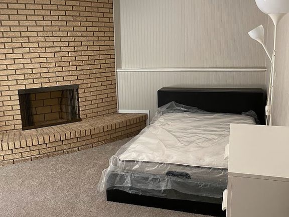 2nd image of 2451 Beachview Ln