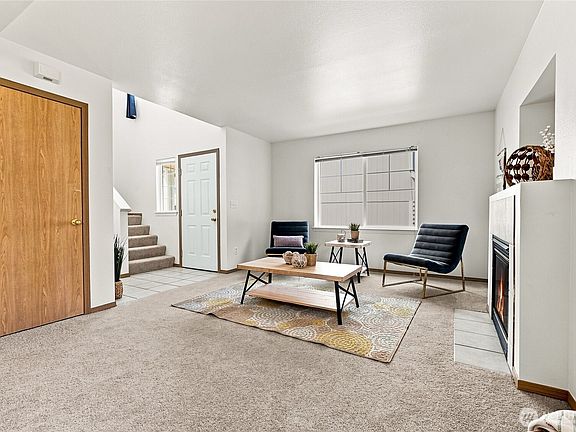 4th image of 910 27th Avenue SE