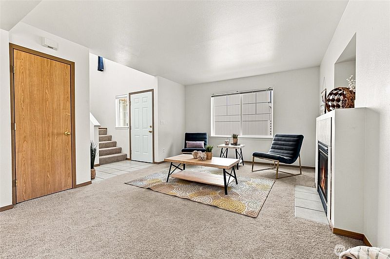 4th image of 910 27th Avenue SE