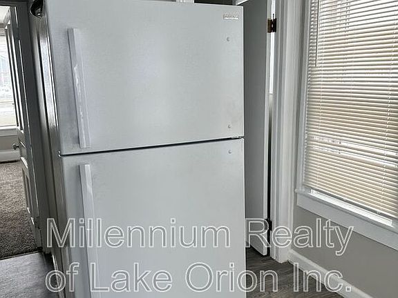 5th image of 734 W Oregon St #1
